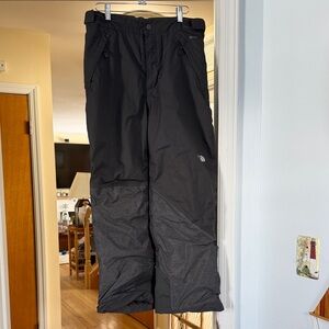The North Face boys xl Black and Dark Gray Pants